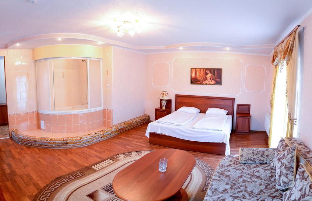 Kseniya Hotel Каменец-Подольский Номер фото