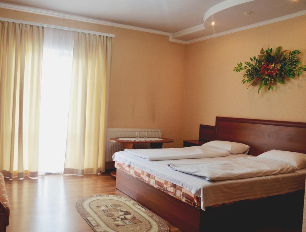 Kseniya Hotel Каменец-Подольский Экстерьер фото